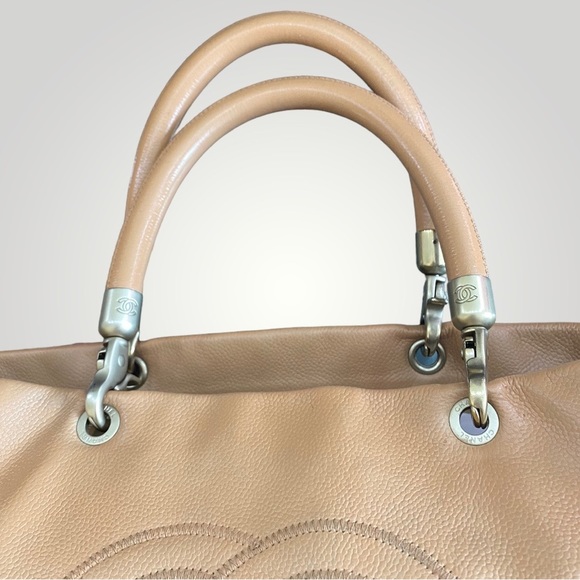Vintage Chanel Tan Caviar Leather CC Tote - Picture 6 of 16